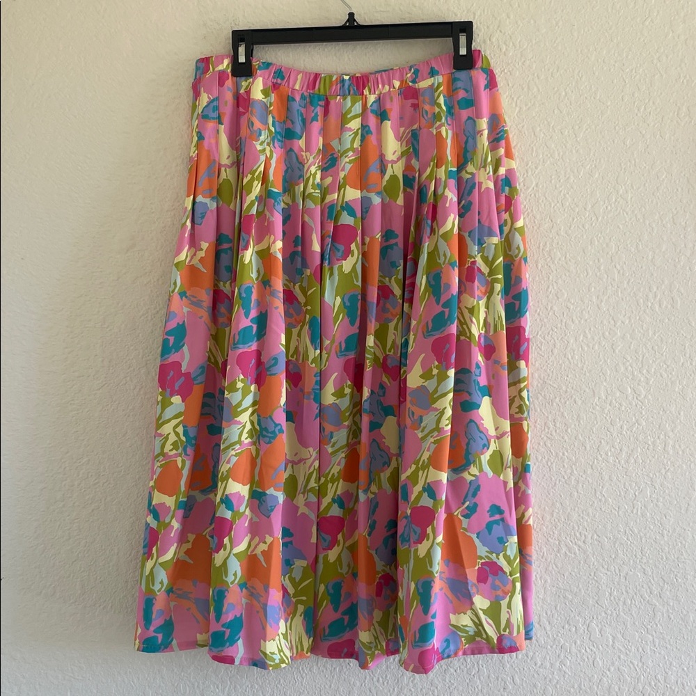 CROSBY by Mollie Burch Mallie Pleated Side Zip Midi Skirt in Floral Haze XL - Picture 7 of 8